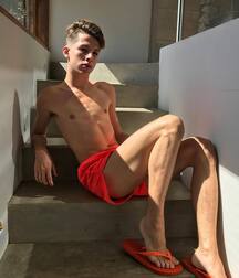 Amazing beautiful Twinks 5fb54fc75a7e2.jpg