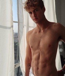 Stunning boy bodies 5fb551123a644.jpg