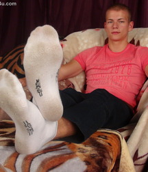 Master boys smelly feet 5fb594a78ffae.jpg