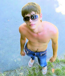 Addicted to boy feet 5fb6d9e16745d.jpg