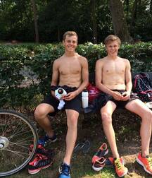 Cute boys world 5fb6db4201910.jpg