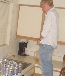 Boys taking a leak 5fb6f6fe1511e.jpg