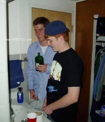 Boys taking a leak 5fb6f721e2f67.jpg