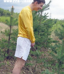 Boys taking a leak 5fb6f7715bcd2.jpg