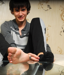Models feet 5fb6ff0b1cc5f.jpg