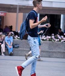 Sneaker and Jeans boys 5fb70b7cd7f81.jpg