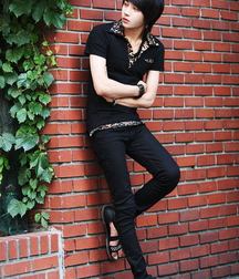 Sneaker and Jeans boys 5fb70bdc89088.jpg