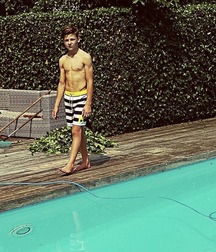 Gorgeous youngsters 5fb7fa3751ec8.jpg