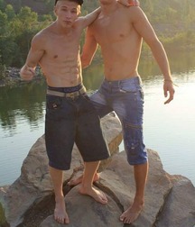 Hotties in summer 5fb87191e2e5a.jpg