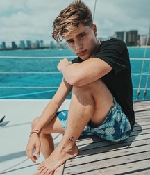 Hotties in summer 5fb871d76fed7.jpg