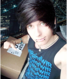Cuties and EMOs 5fb946047ef75.jpg