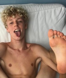 Boyfeet and barefoot 5fb95833e1890.jpg