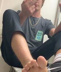 Boyfeet and barefoot 5fb9586ca847e.jpg
