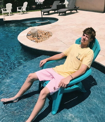 Cool boy feet 5fb9adfe68631.jpg