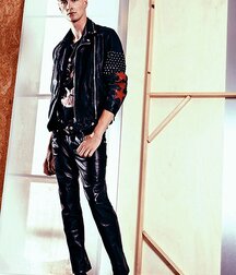 Leather loving hotties 5fb9c024a6625.jpg