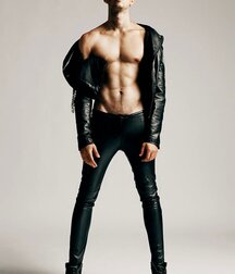 Leather loving hotties 5fb9c02aa1517.jpg