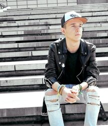 Leather loving hotties 5fb9c043c9cb2.jpg