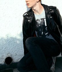 Leather loving hotties 5fb9c045d017c.jpg