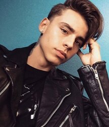 Leather loving hotties 5fb9c049eb6fe.jpg