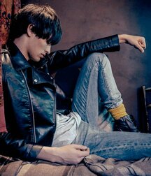 Leather loving hotties 5fb9c04becaad.jpg