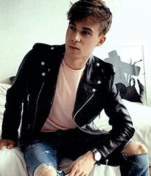 Leather loving hotties 5fb9c04fd1414.jpg