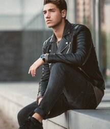 Leather loving hotties 5fb9c058627da.jpg