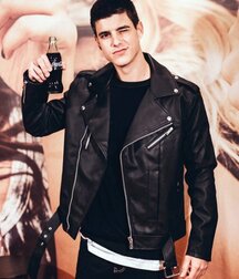 Leather loving hotties 5fb9c079be762.jpg