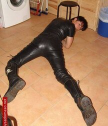 Leather loving hotties 5fb9c08314356.jpg