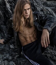 Leather loving hotties 5fb9c088d2782.jpg