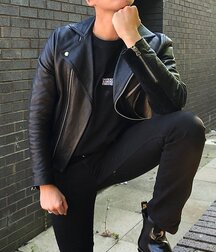 Leather loving hotties 5fb9c08ad003c.jpg