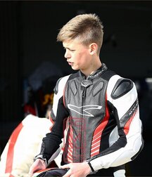 Leather loving hotties 5fb9c0a210ab0.jpg
