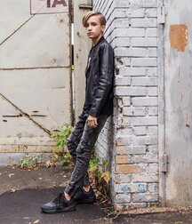 Leather loving hotties 5fb9c0a84eb6c.jpg