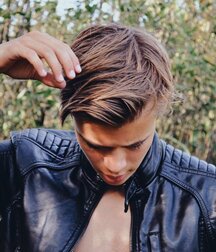 Leather loving hotties 5fb9c0bc2d8bc.jpg