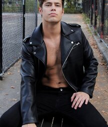 Leather loving hotties 5fb9c0ea7ac43.jpg