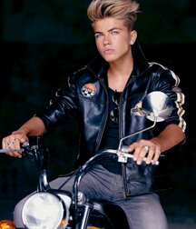 Leather loving hotties 5fb9c1265e804.jpg