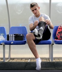 Addicted to sneaks and socks 5fba8d2970dd6.jpg