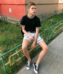 Addicted to sneaks and socks 5fba8d33f0026.jpg