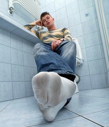 Addicted to sneaks and socks 5fba8d609c28f.jpg