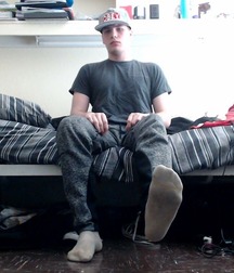 Addicted to sneaks and socks 5fba8d6287131.jpg