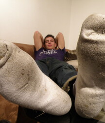 Addicted to sneaks and socks 5fba8d6adf69d.jpg