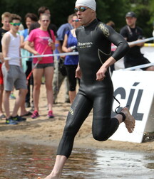 Sports boys in wetsuit 5fbaf284d3c0c.jpg