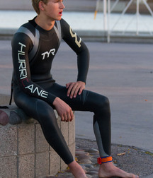 Sports boys in wetsuit 5fbaf2b027113.jpg