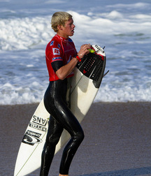 Sports boys in wetsuit 5fbaf2ba3db88.jpg