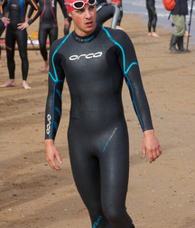 Sports boys in wetsuit 5fbaf3080a69b.jpg
