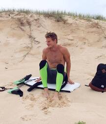 Sports boys in wetsuit 5fbaf30dc3222.jpg