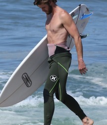 Sports boys in wetsuit 5fbaf31e3ef49.jpg