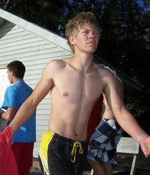 Bois in beach shorts 5fbc0da2d3512.jpg