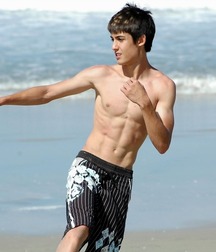 Bois in beach shorts 5fbc0da4dea75.jpg