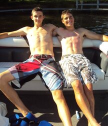 Bois in beach shorts 5fbc0db895bdd.jpg