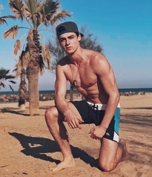 Bois in beach shorts 5fbc0dd9900c6.jpg